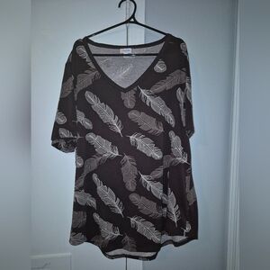 LuLaRoe Brown V-Neck Tee with Cream Feather Print Size XL